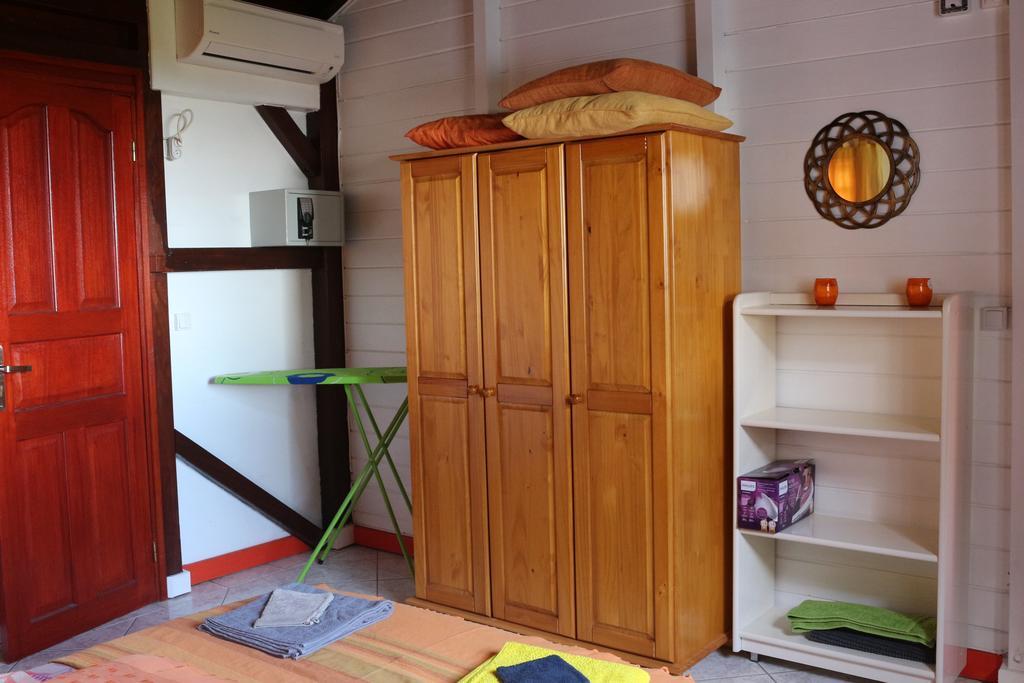 Gites Les Sandragons Saint-Claude Esterno foto